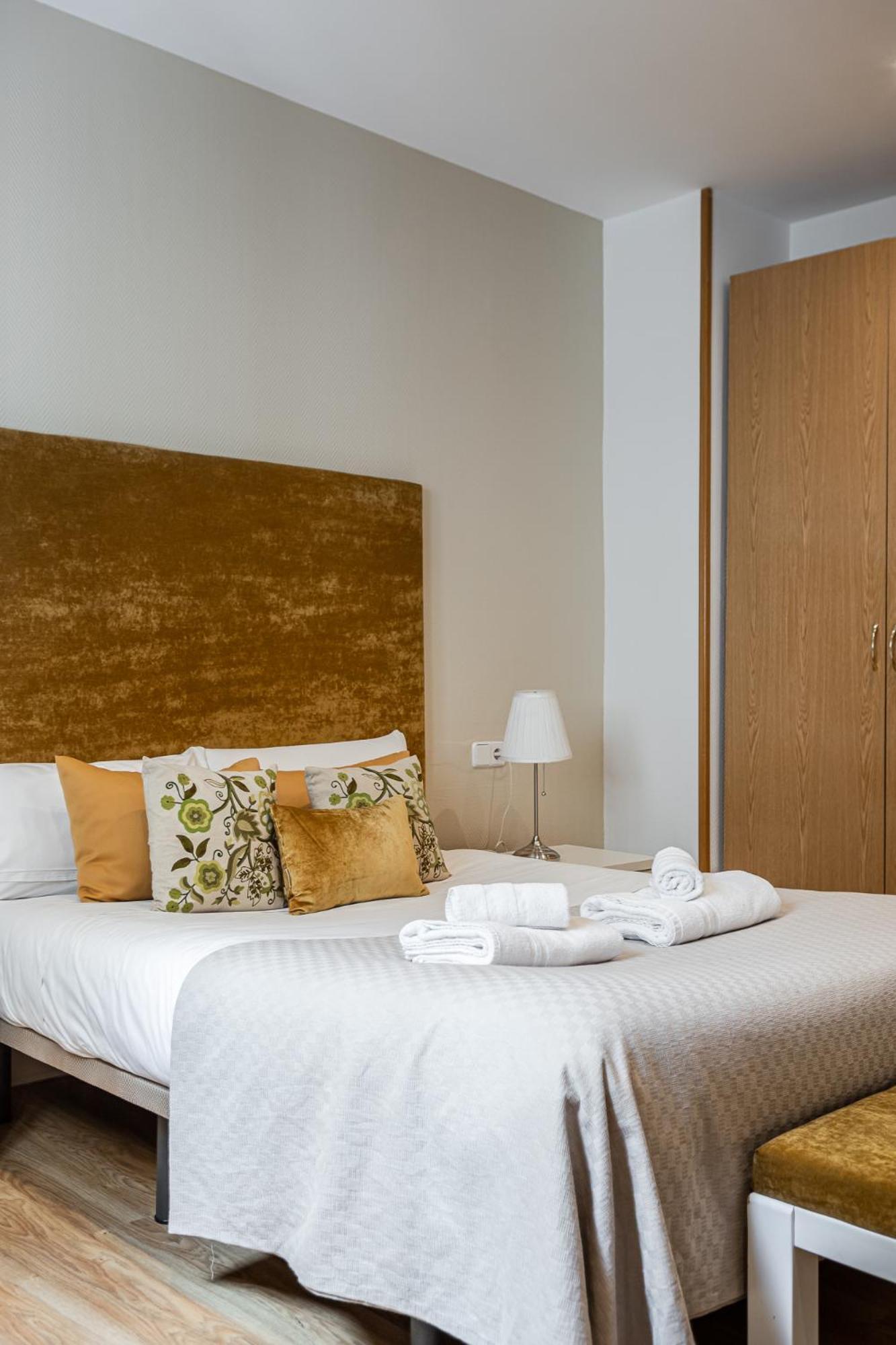 Waou Apartamentos En Sol Confort 5 马德里 外观 照片